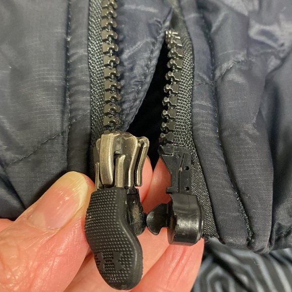 Underarmour infrared primaloft black puffer jacket magnetic zip small - Picture 10 of 11